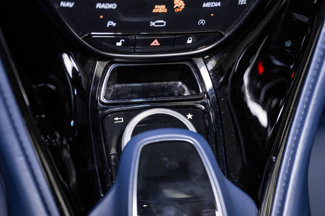 2020 Aston Martin DBS