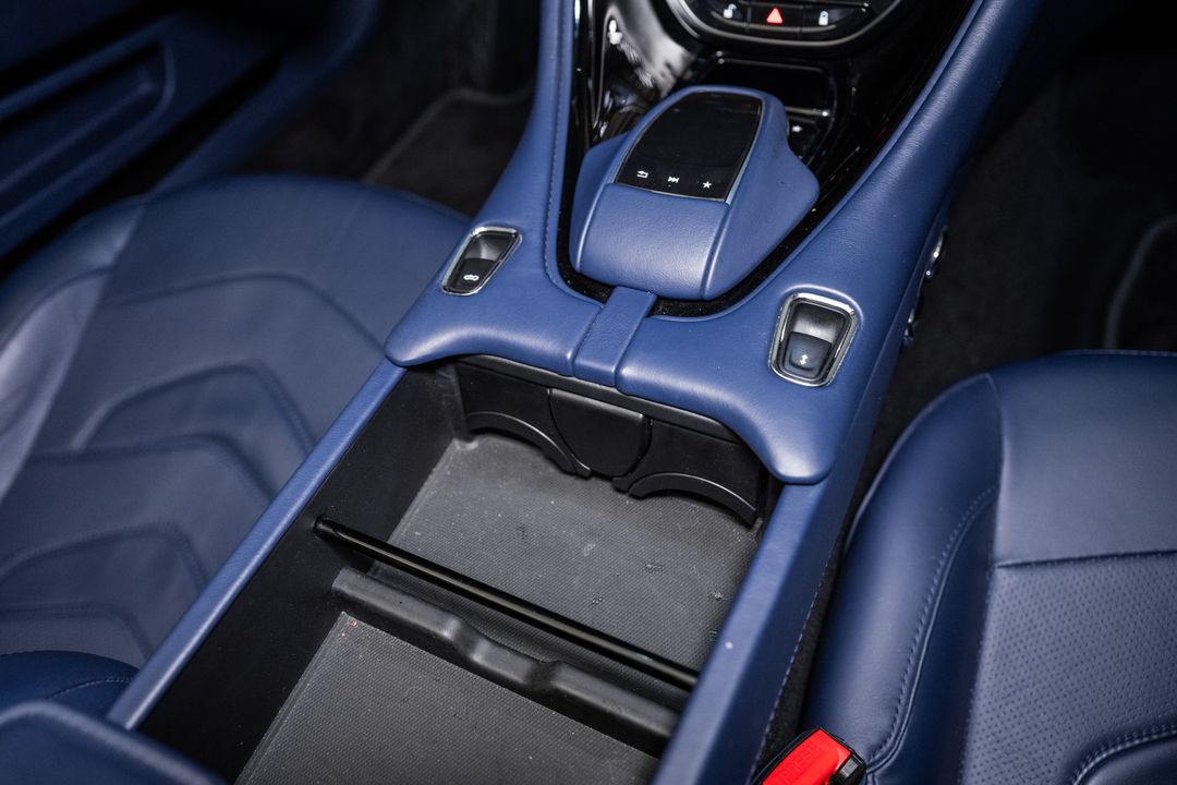 2020 Aston Martin DBS