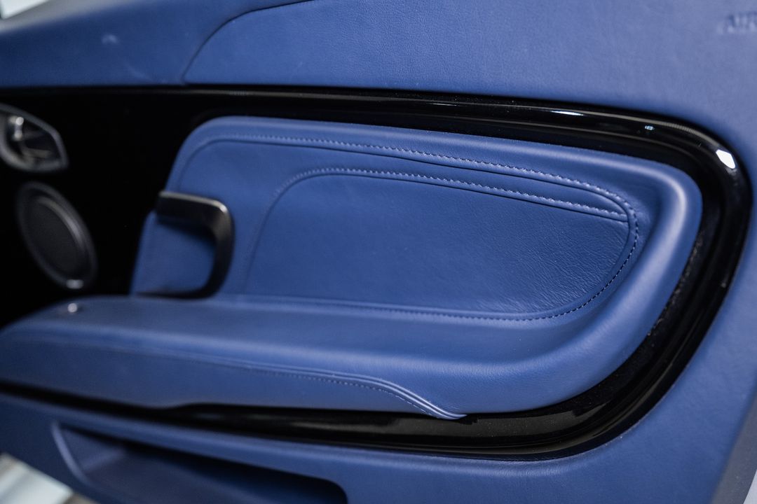 2020 Aston Martin DBS