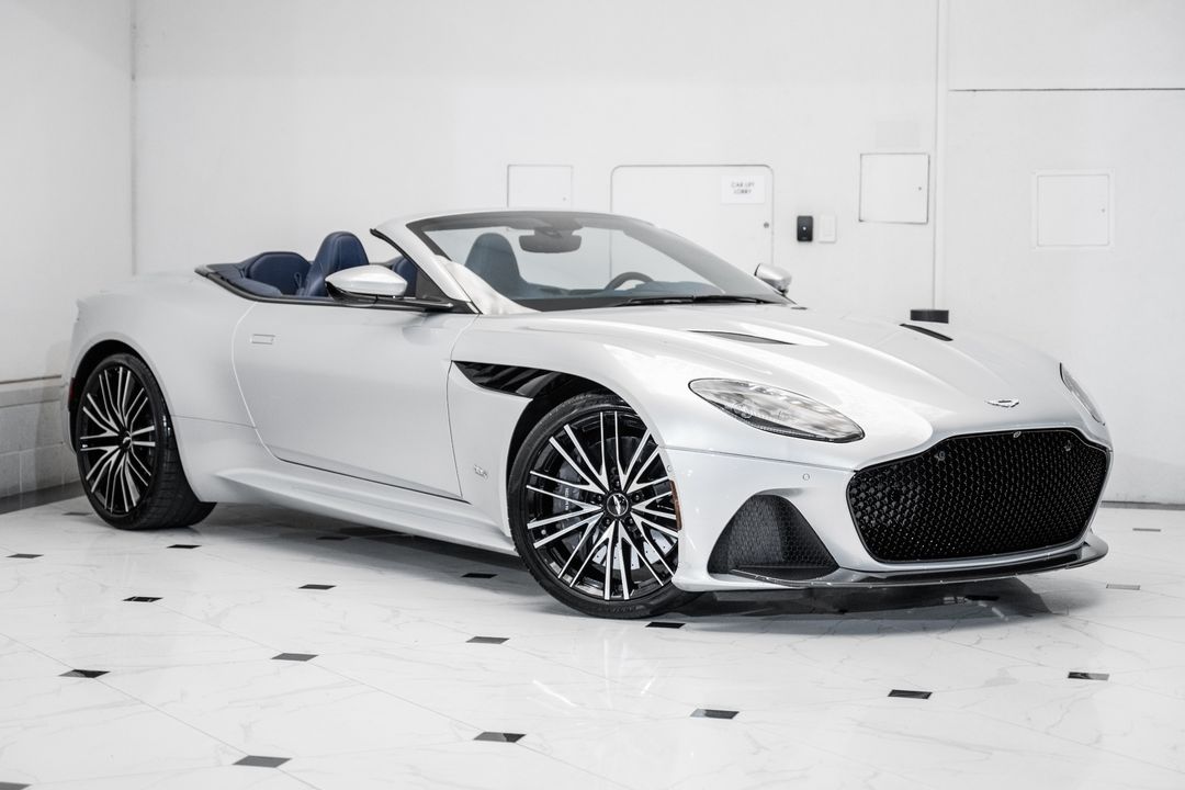 2020 Aston Martin DBS