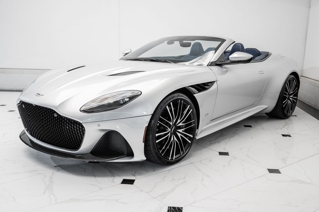 2020 Aston Martin DBS