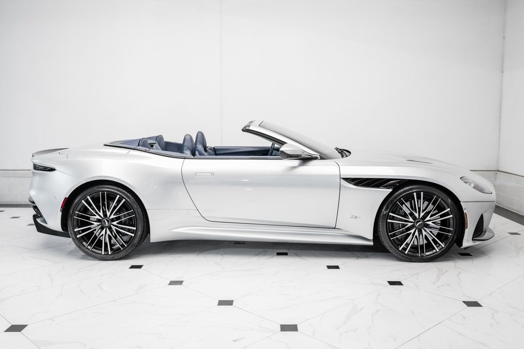 2020 Aston Martin DBS