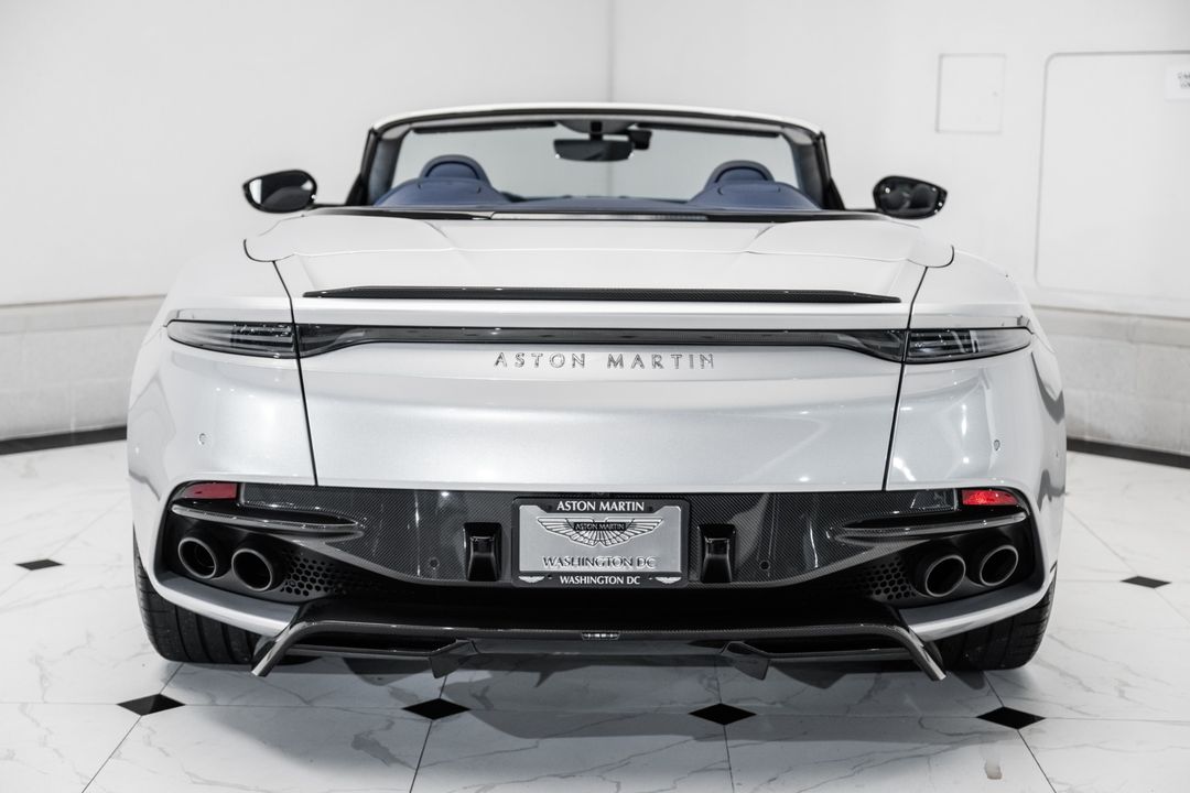 2020 Aston Martin DBS