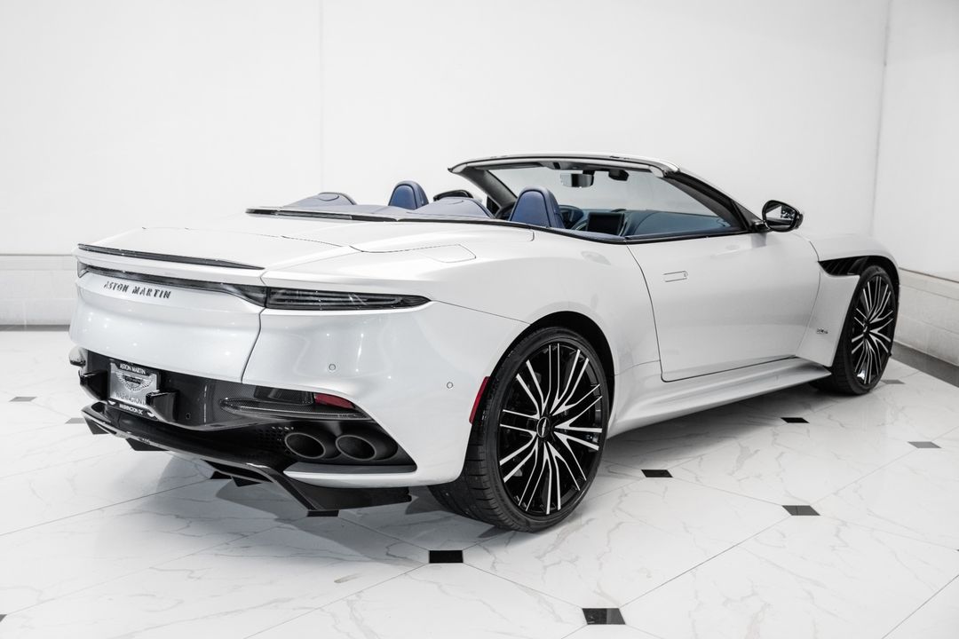 2020 Aston Martin DBS