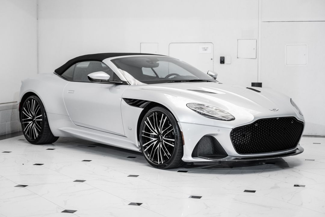 2020 Aston Martin DBS