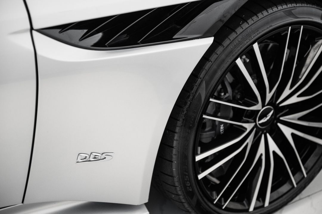 2020 Aston Martin DBS