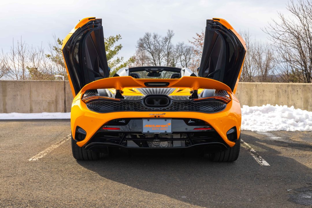 2025 McLaren 750S Spider