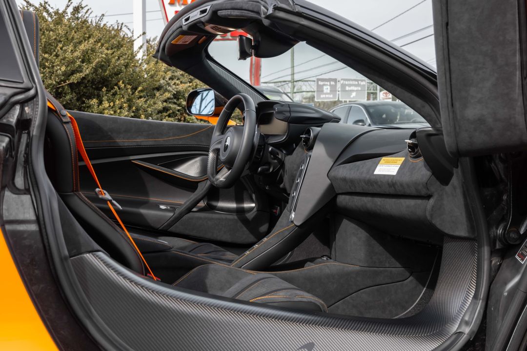 2025 McLaren 750S Spider