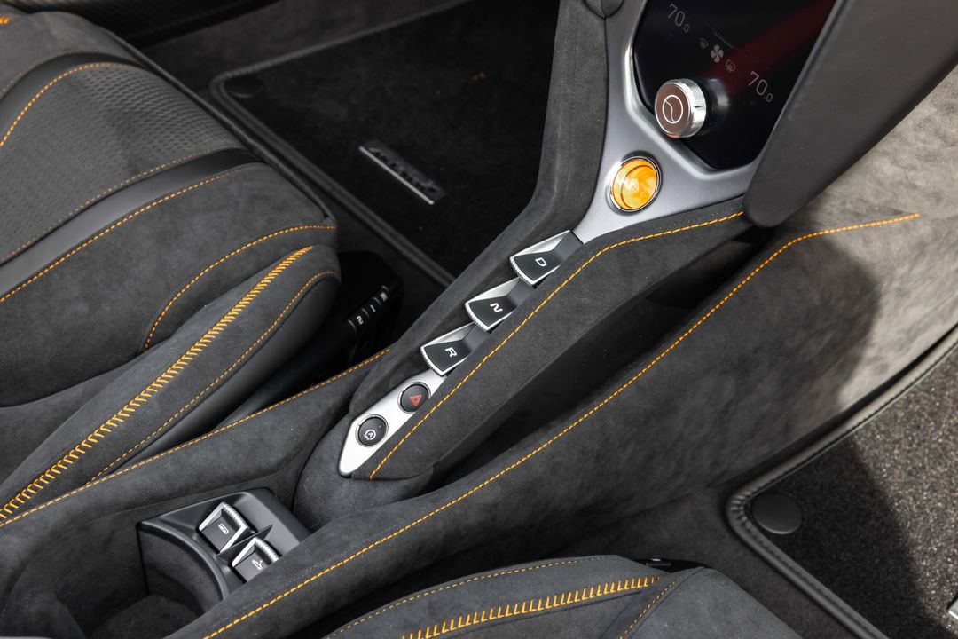 2025 McLaren 750S Spider