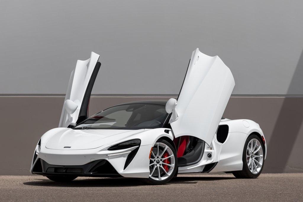 2023 MCLAREN ARTURA