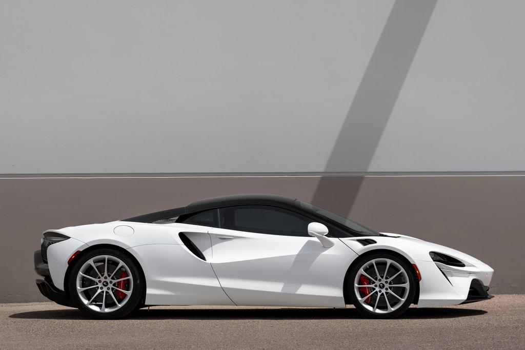2023 MCLAREN ARTURA