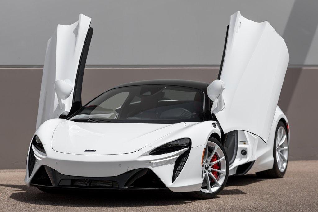 2023 MCLAREN ARTURA
