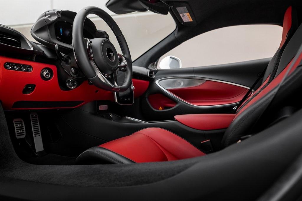 2023 MCLAREN ARTURA