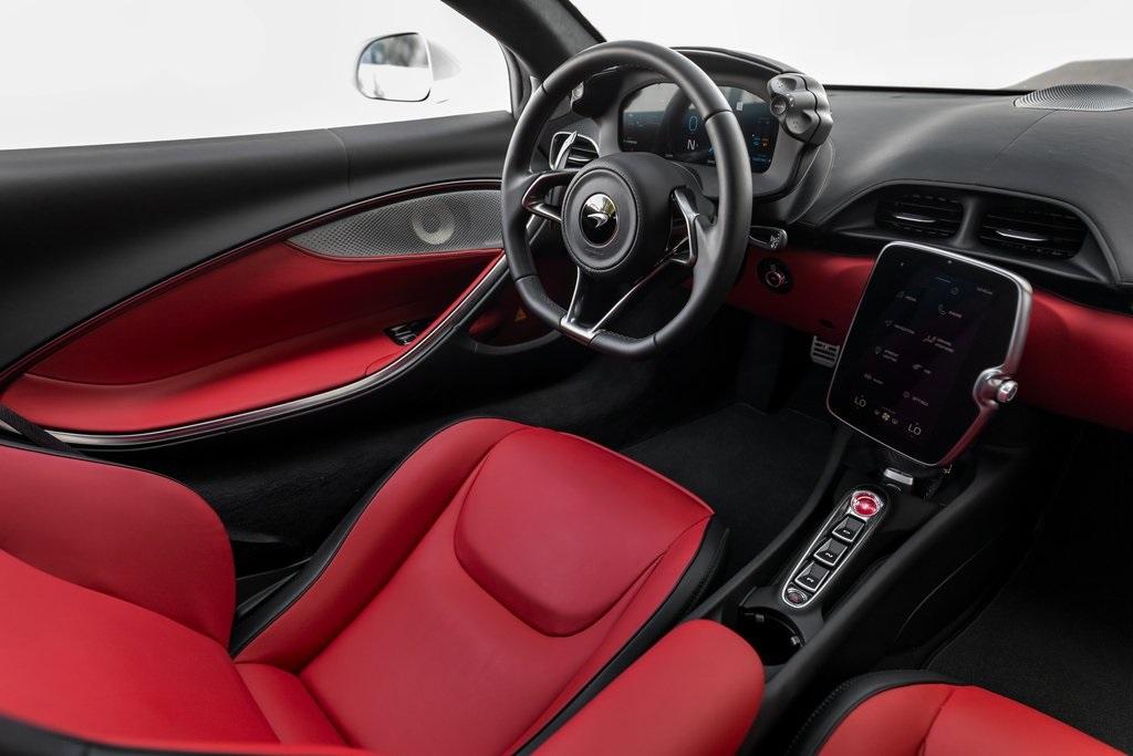 2023 MCLAREN ARTURA