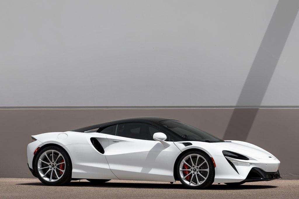 2023 MCLAREN ARTURA
