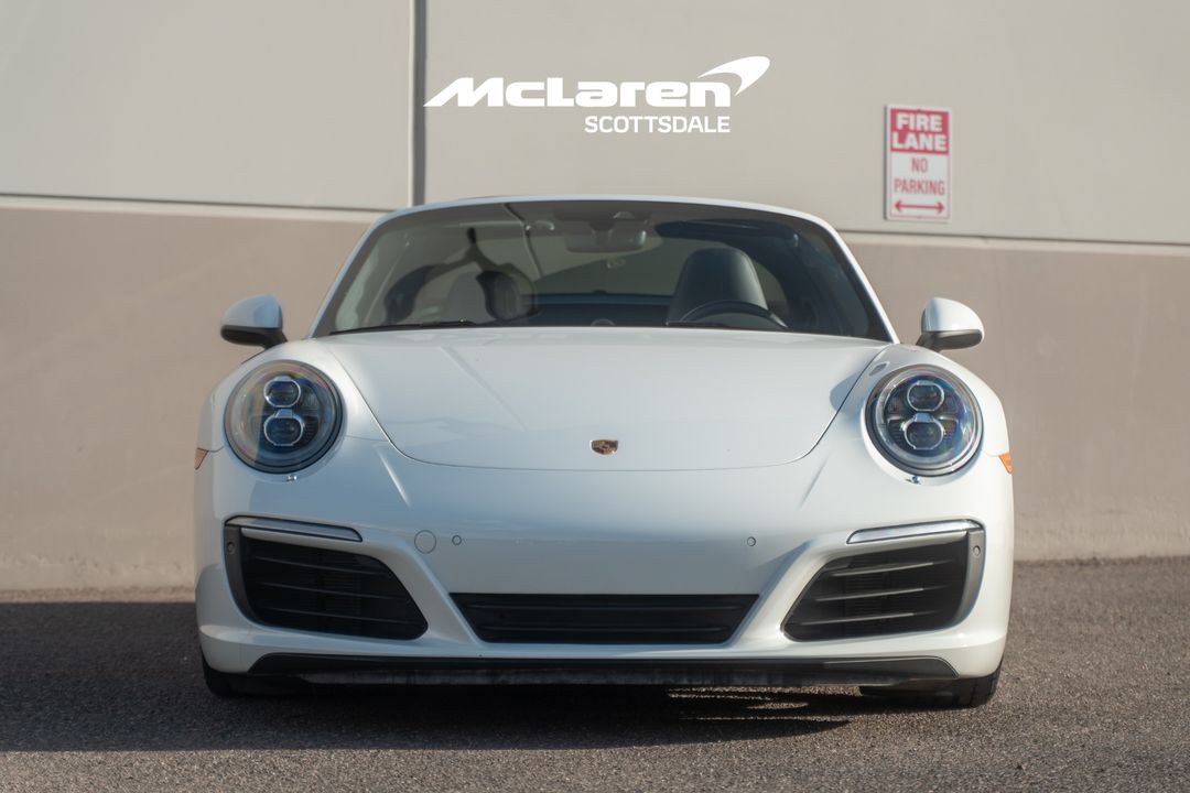 2017 PORSCHE 911