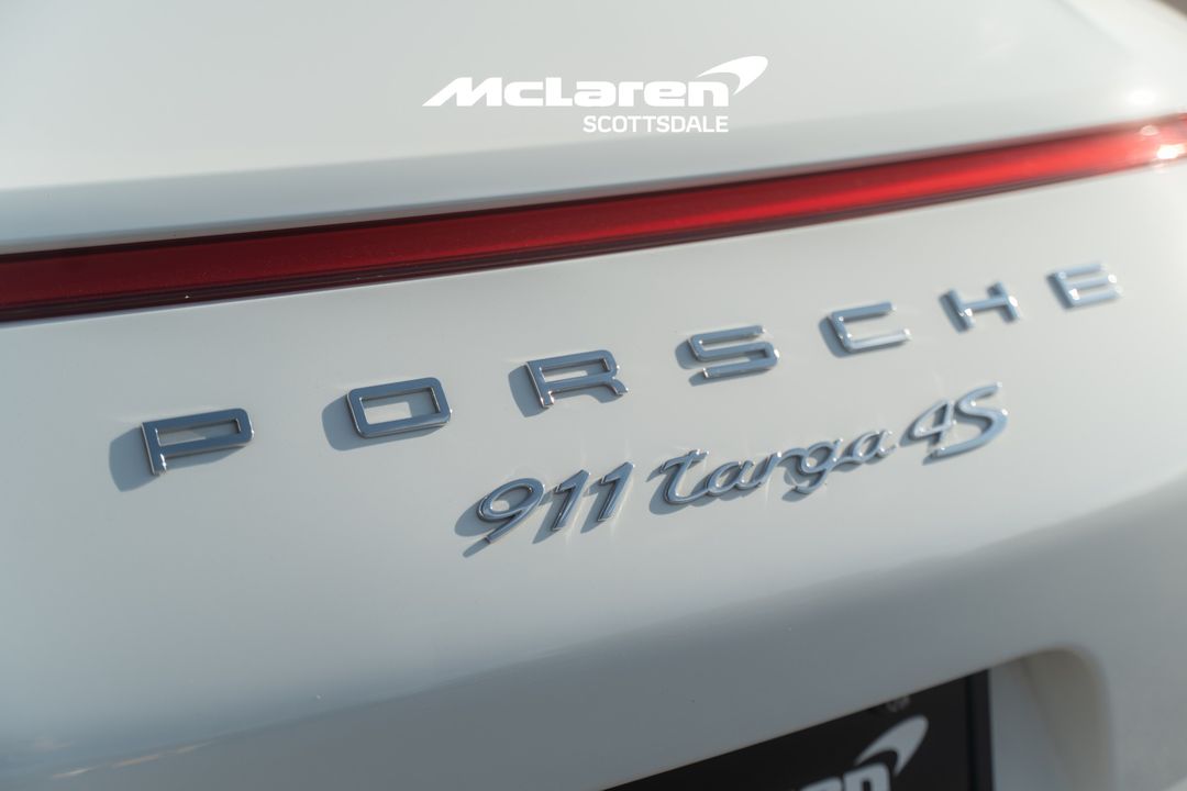 2017 PORSCHE 911