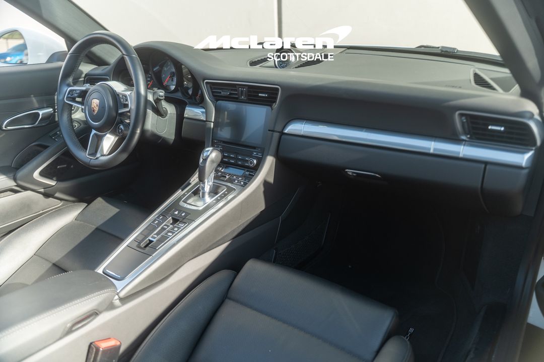 2017 PORSCHE 911
