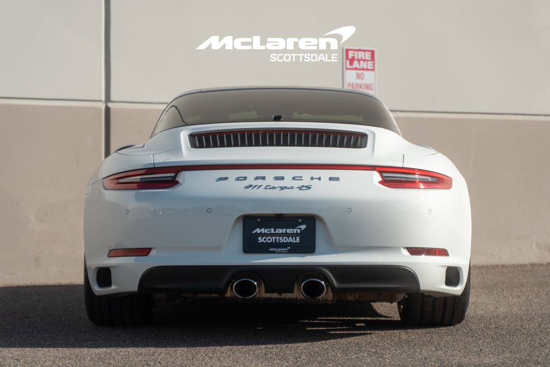 2017 PORSCHE 911