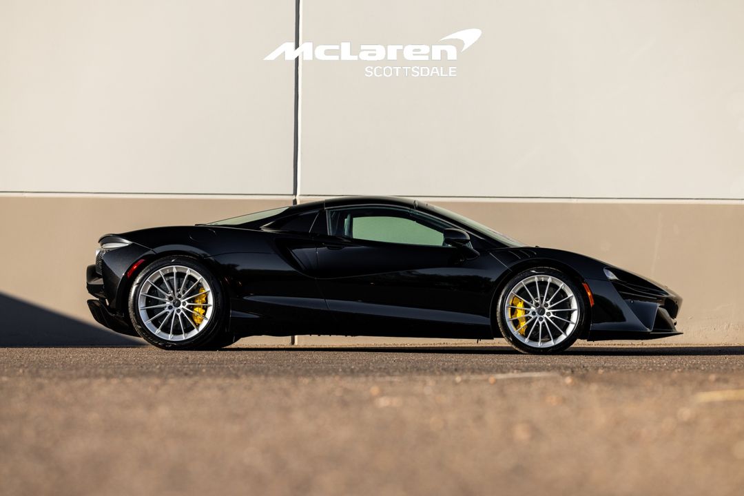 2025 MCLAREN ARTURA