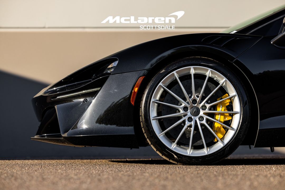 2025 MCLAREN ARTURA