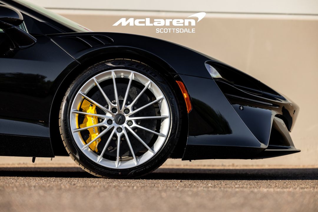 2025 MCLAREN ARTURA
