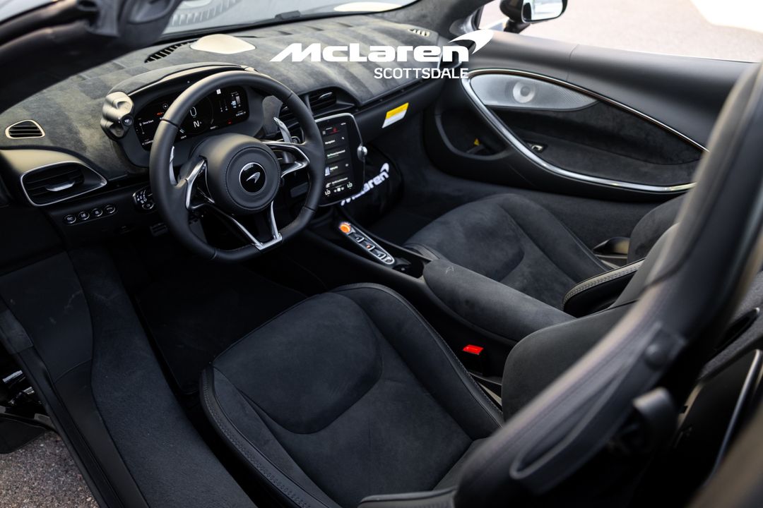 2025 MCLAREN ARTURA