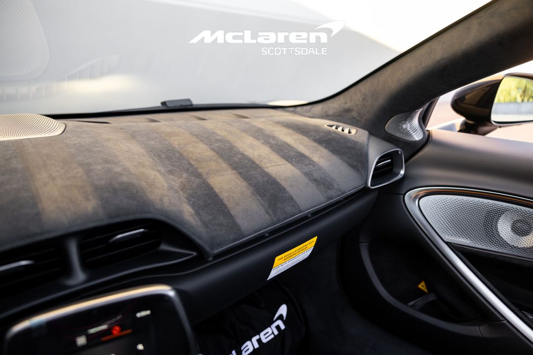 2025 MCLAREN ARTURA