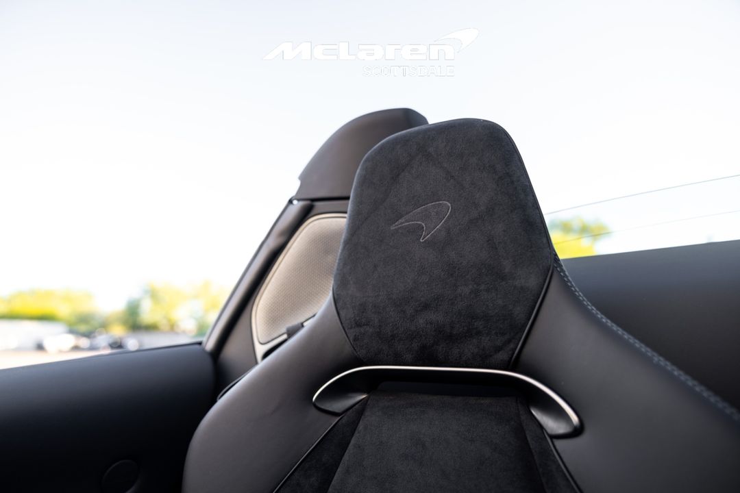 2025 MCLAREN ARTURA