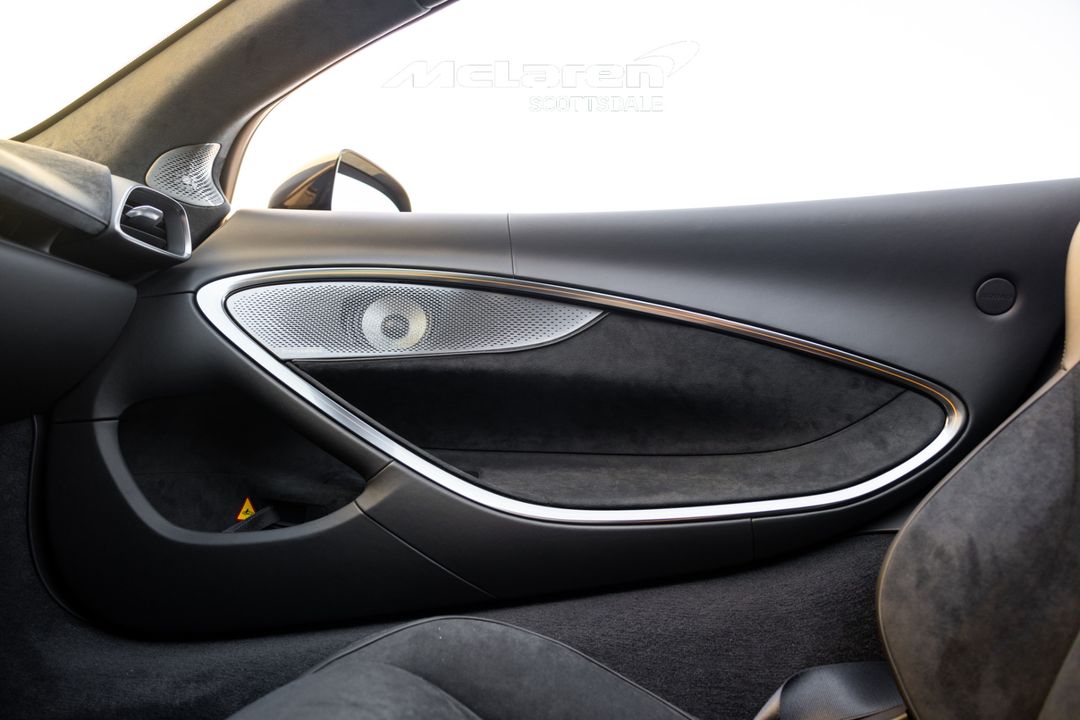2025 MCLAREN ARTURA