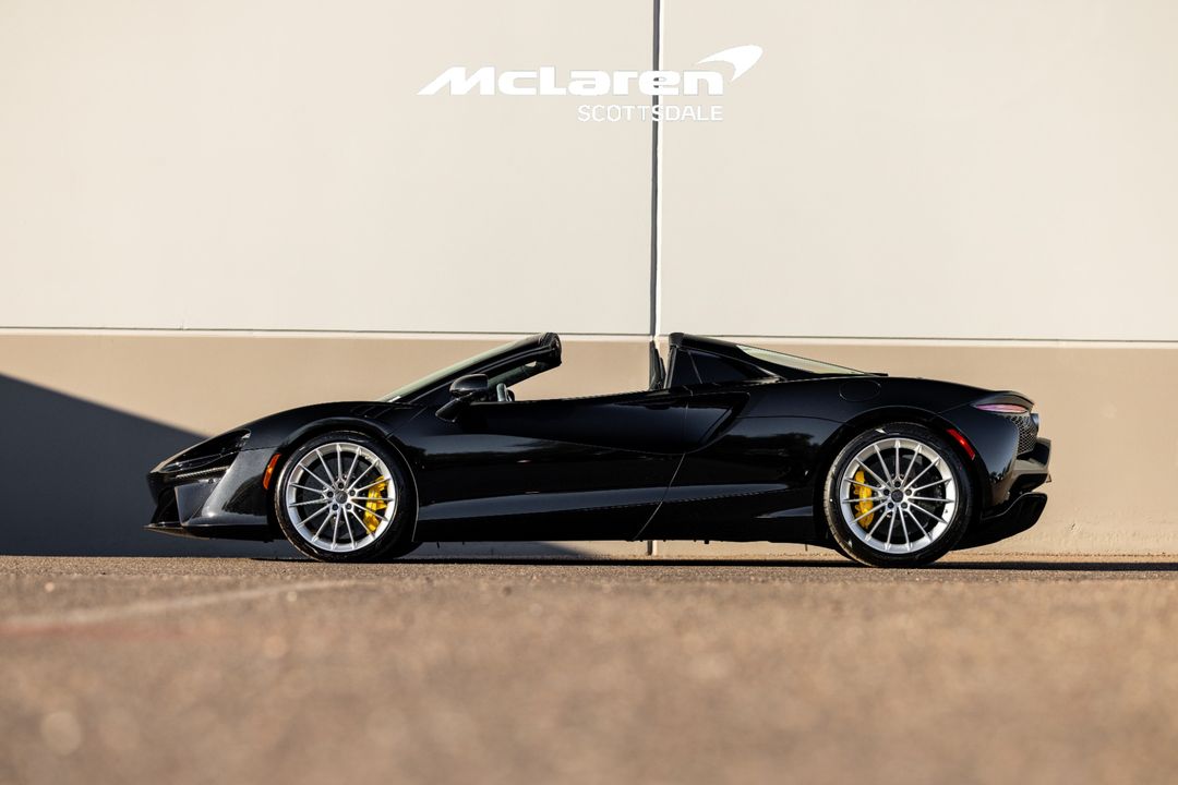 2025 MCLAREN ARTURA