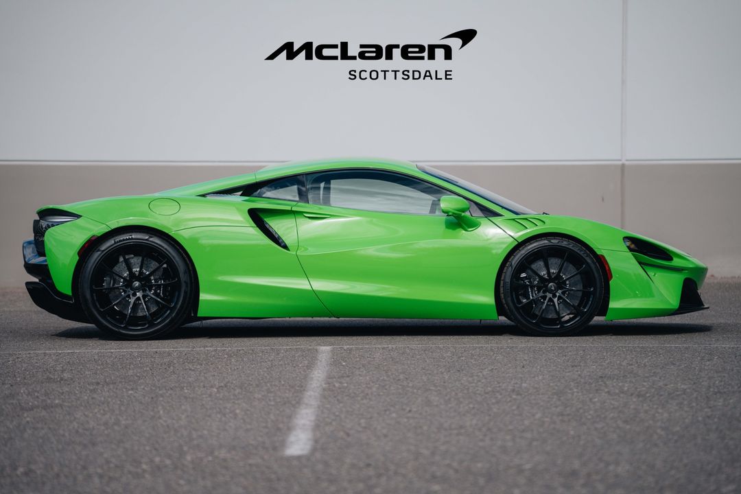 2025 MCLAREN ARTURA
