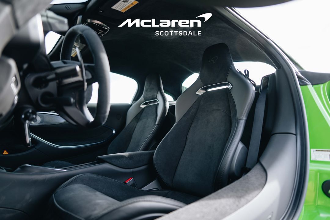 2025 MCLAREN ARTURA