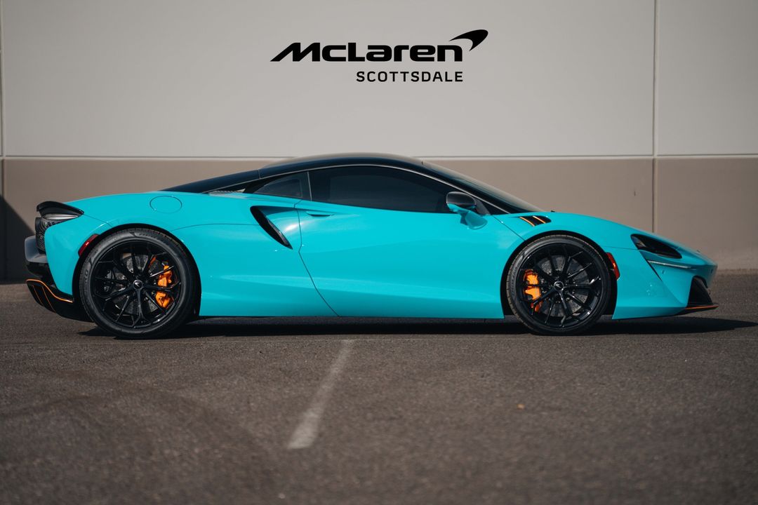 2023 MCLAREN ARTURA