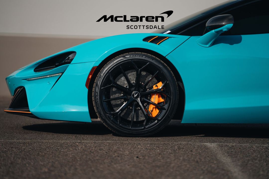 2023 MCLAREN ARTURA