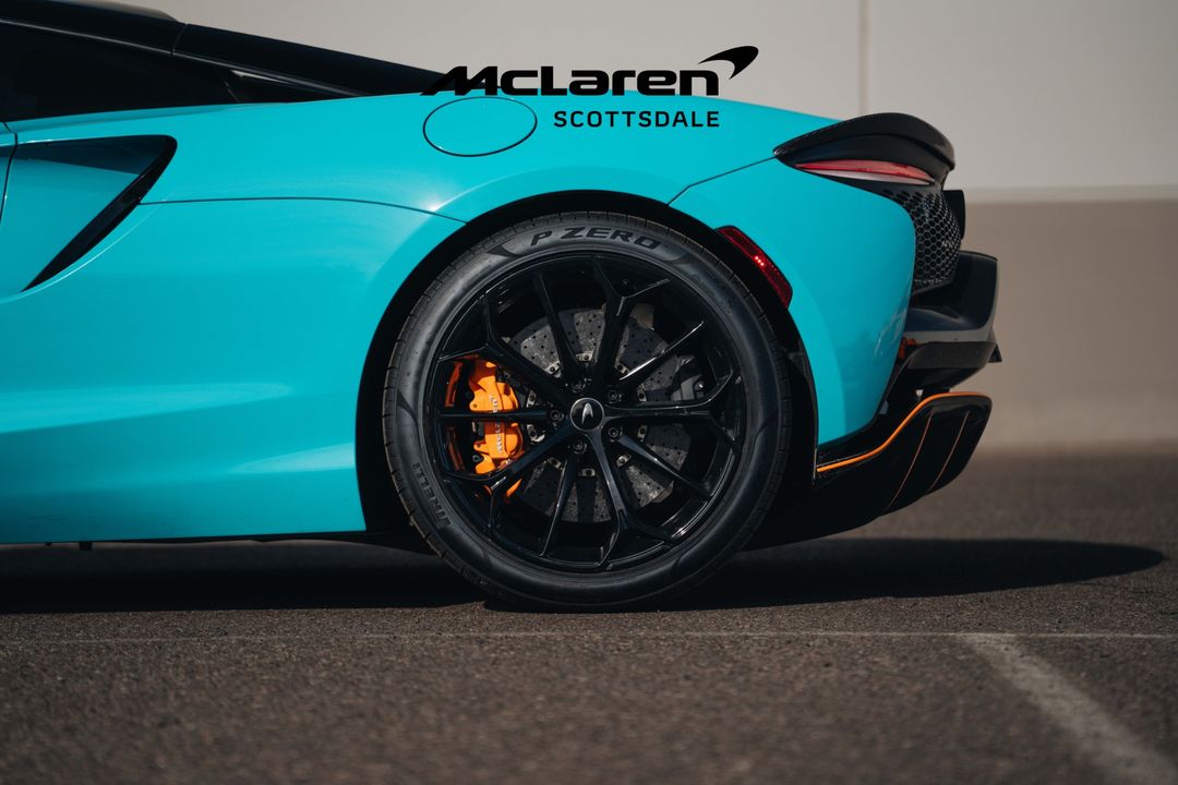 2023 MCLAREN ARTURA