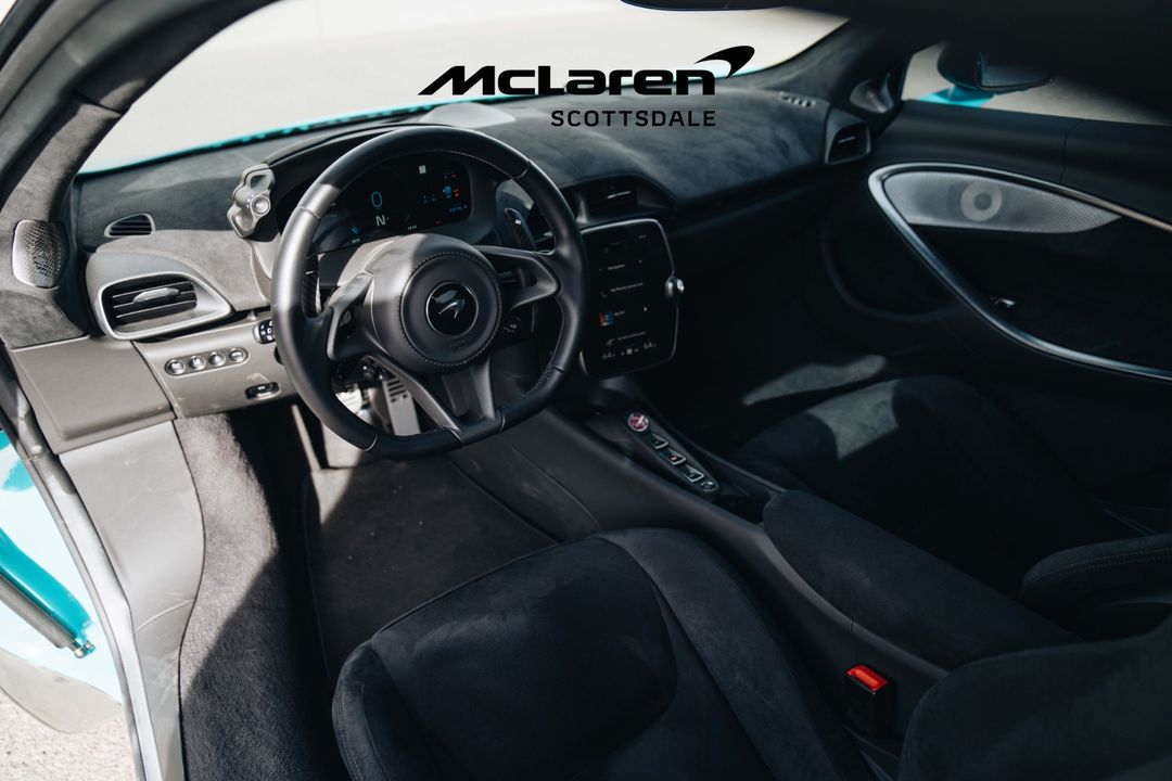 2023 MCLAREN ARTURA