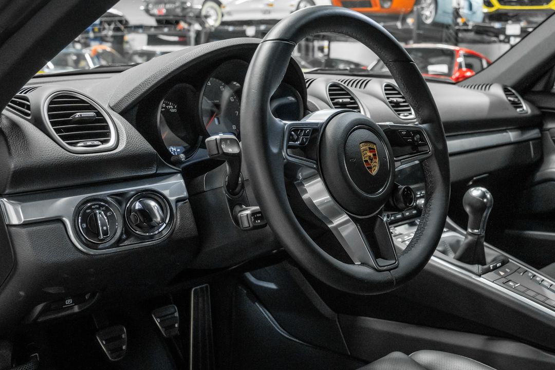 2025 Porsche 718 Cayman