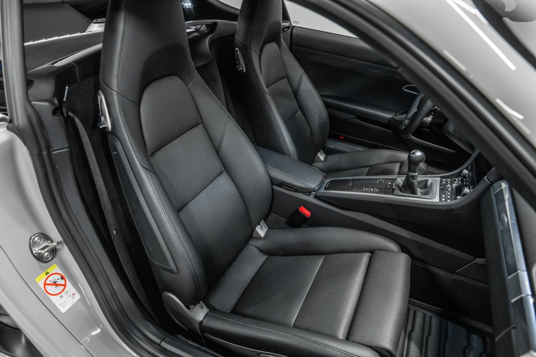 2025 Porsche 718 Cayman