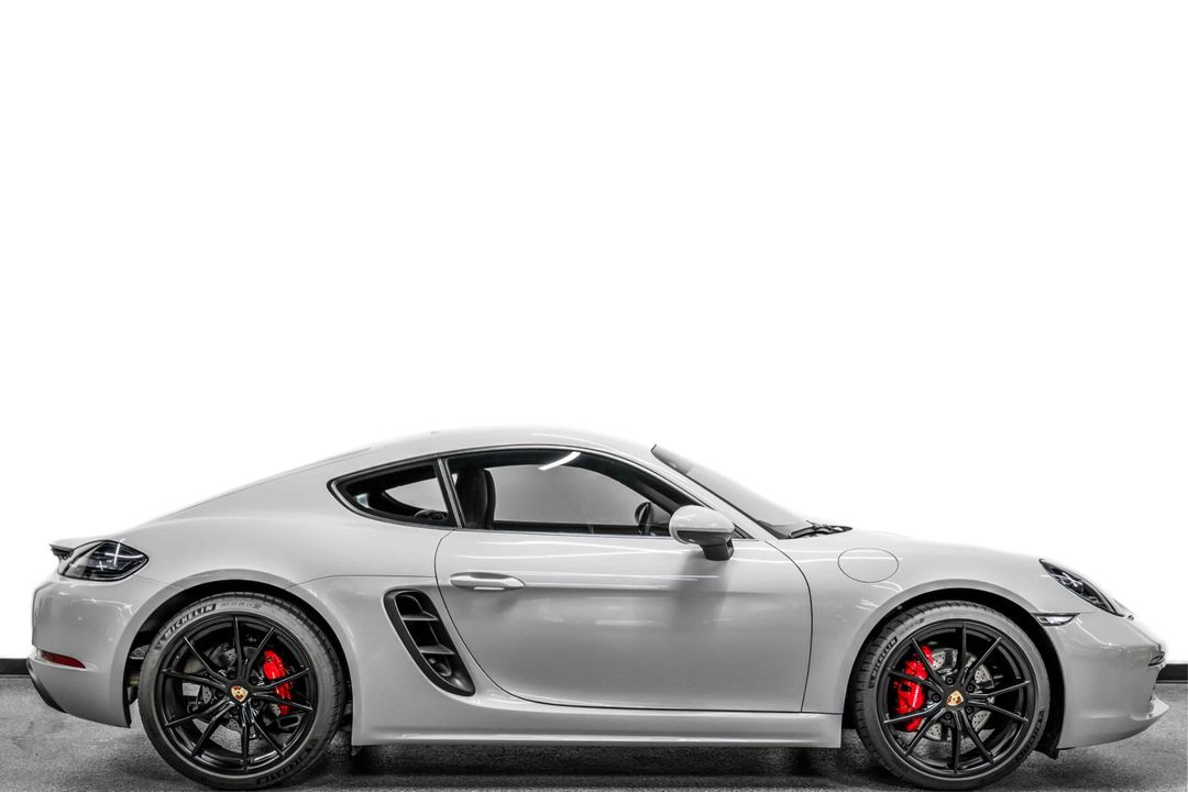 2025 Porsche 718 Cayman