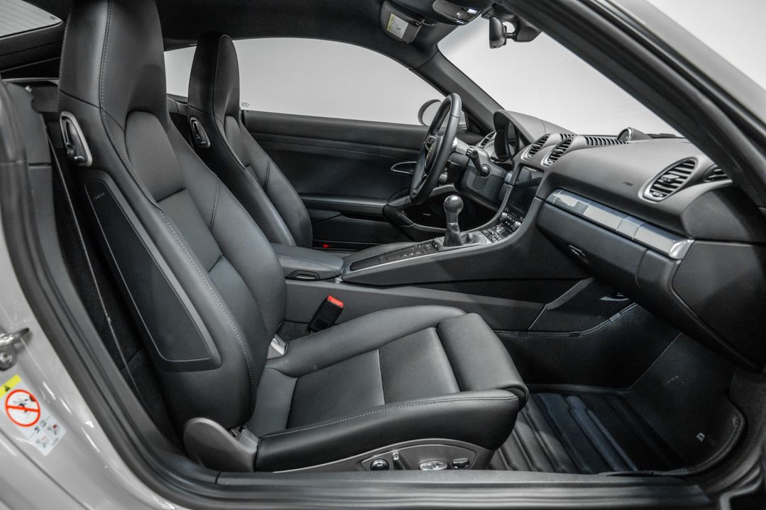 2025 Porsche 718 Cayman