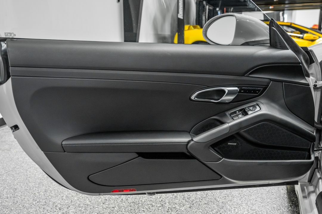 2025 Porsche 718 Cayman