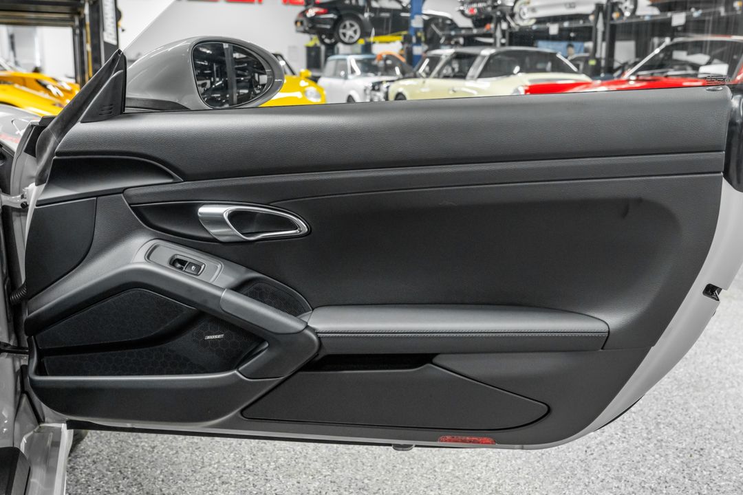 2025 Porsche 718 Cayman