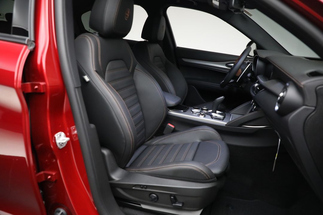 2025 Alfa Romeo Stelvio