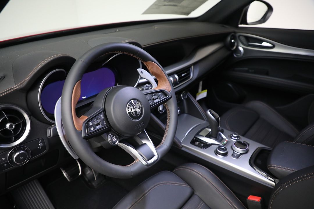 2025 Alfa Romeo Stelvio