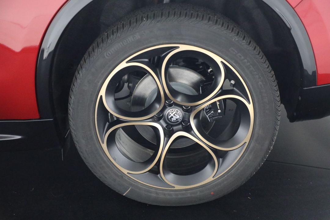 2025 Alfa Romeo Stelvio