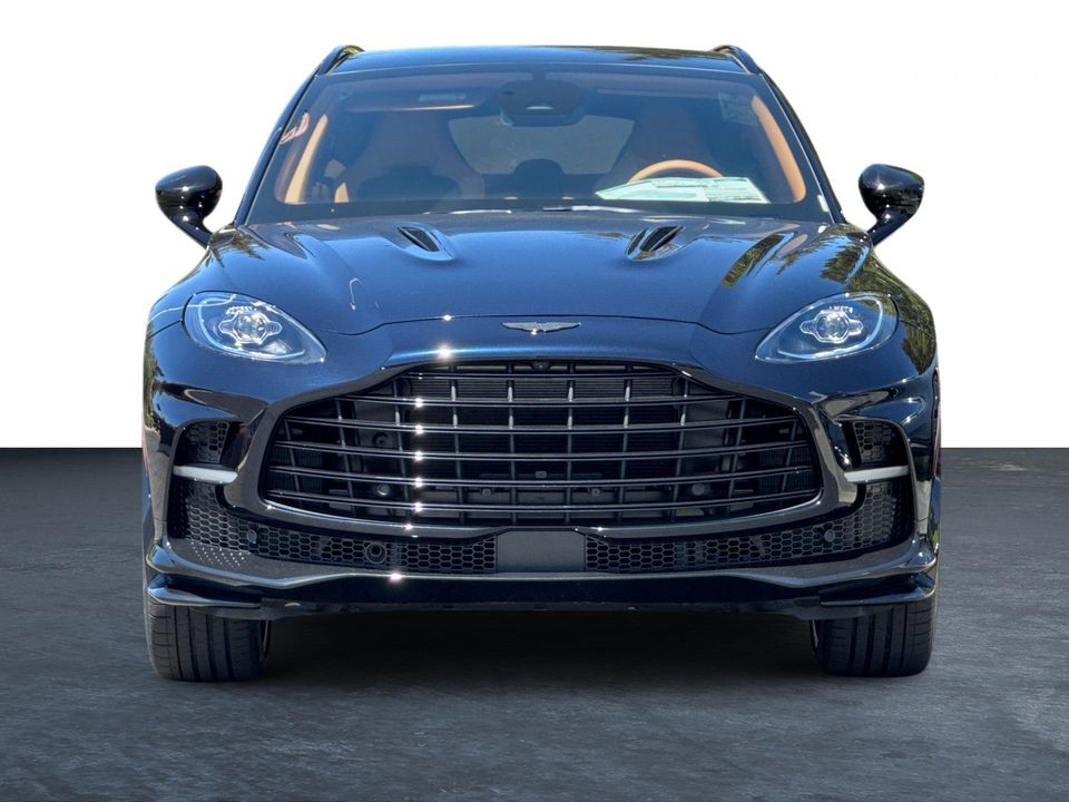 2025 Aston Martin DBX