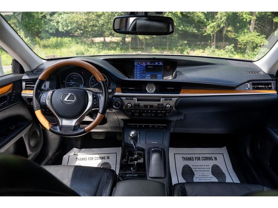 2014 Lexus ES 300h