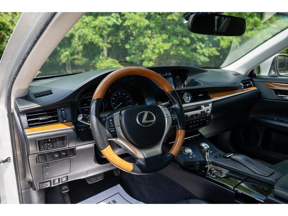 2014 Lexus ES 300h