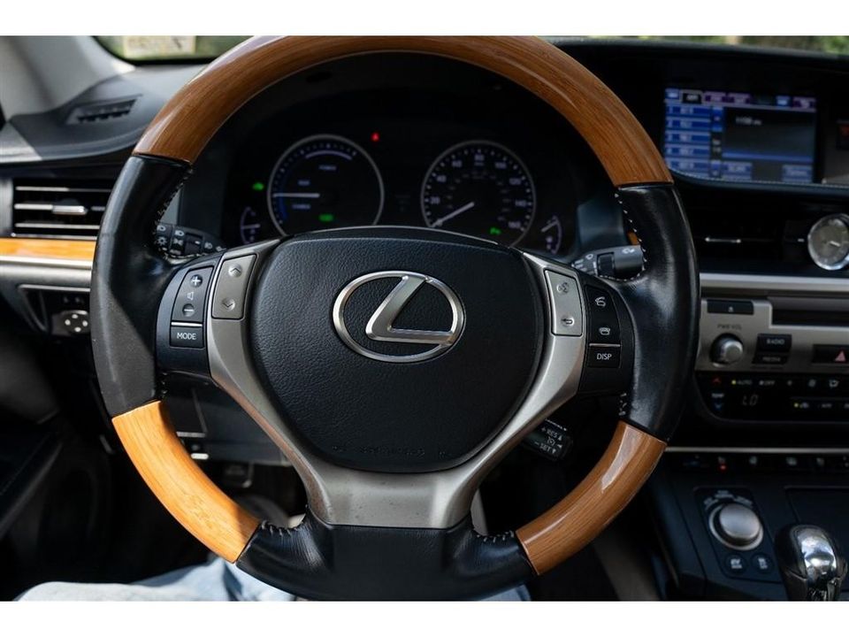 2014 Lexus ES 300h